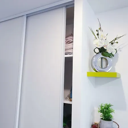 All-in-one Hyper Centre * 拉罗歇尔